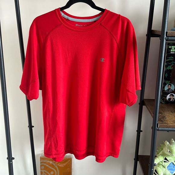 Champion workout tshirt - Picture 1 of 3